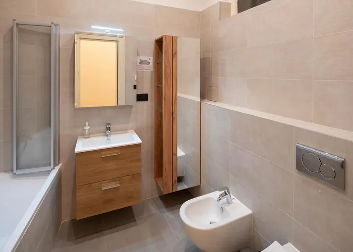 Old Town - 3 With 2 Bathroom & Balcony شقة *