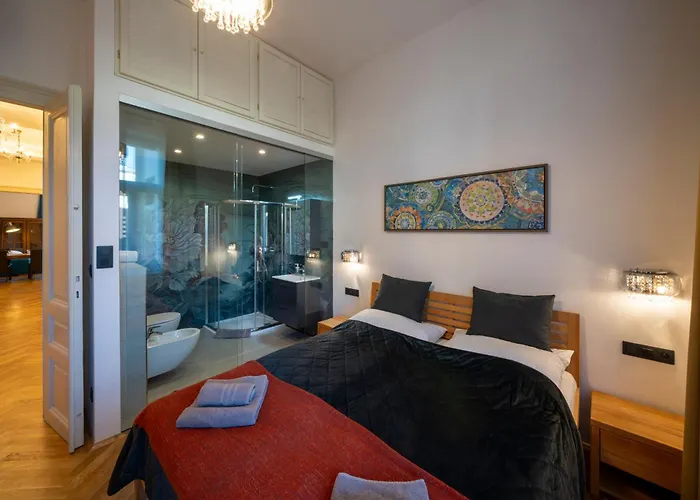 شقة Old Town - 3 With 2 Bathroom & Balcony *