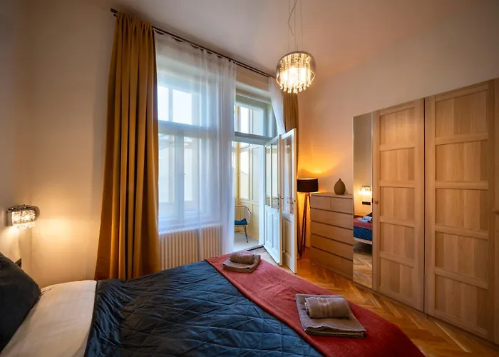 Old Town - 3 With 2 Bathroom & Balcony براغ
