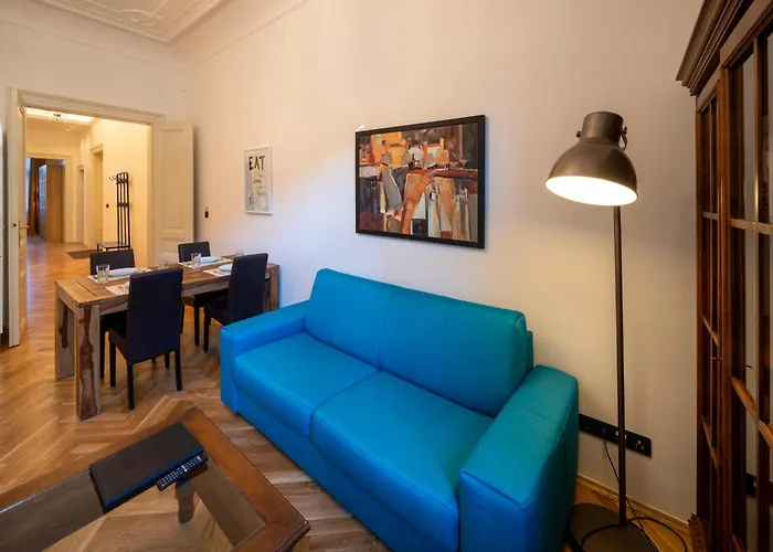 Old Town - 3 With 2 Bathroom & Balcony * براغ