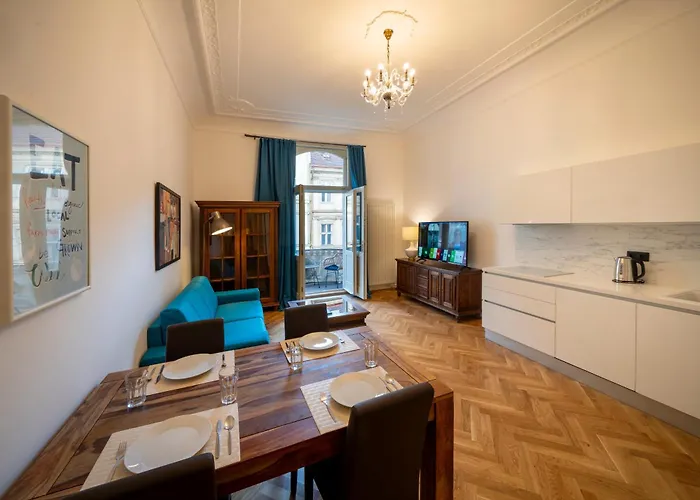 Old Town - 3 With 2 Bathroom & Balcony شقة