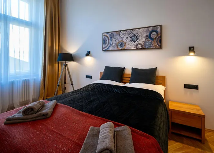 Old Town - 3 With 2 Bathroom & Balcony * براغ