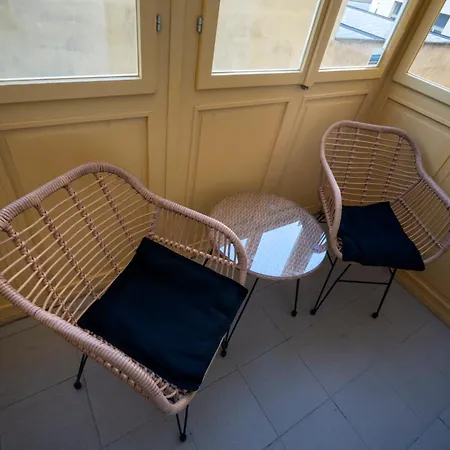 Old Town - 3 2 Bathroom Balcony * Prag