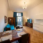 Old Town - 3 With 2 Bathroom & Balcony 公寓
