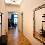 Apartment Old Town - 3 With 2 Bathroom & Balcony Prague