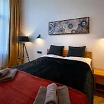 Old Town - 3 With 2 Bathroom & Balcony * 布拉格