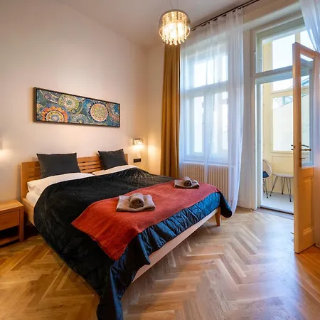 Old Town - 3 With 2 Bathroom & Balcony 28 Rijna *