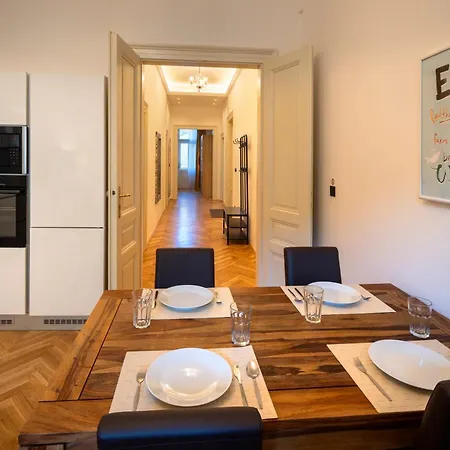 Apartamento Old Town - 3 With 2 Bathroom&balcony 28 října *