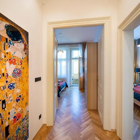 Old Town - 3 With 2 Bathroom & Balcony 28 Rijna شقة براغ