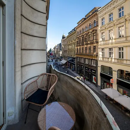 Old Town - 3 2 Bathroom Balcony * Praga